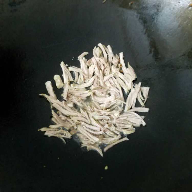 咸瘦肉丝炒青瓜步骤3