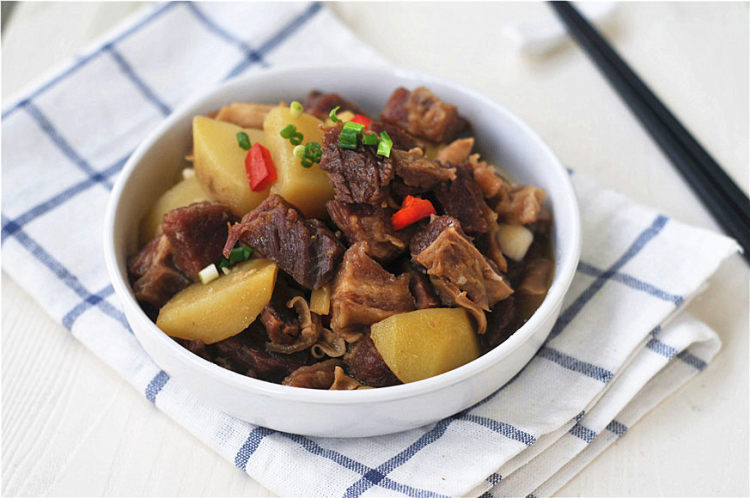 香辣牛腩炖土豆步骤9