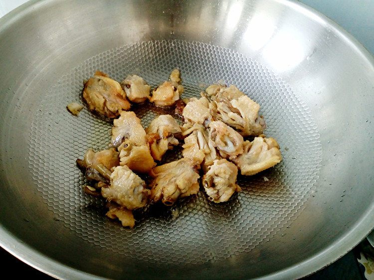 干锅香辣鸡翅步骤6