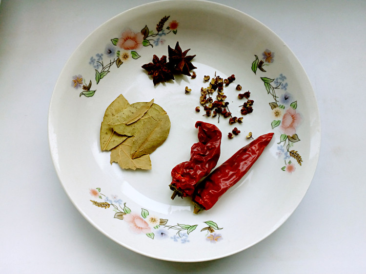 干锅香辣鸡翅步骤3