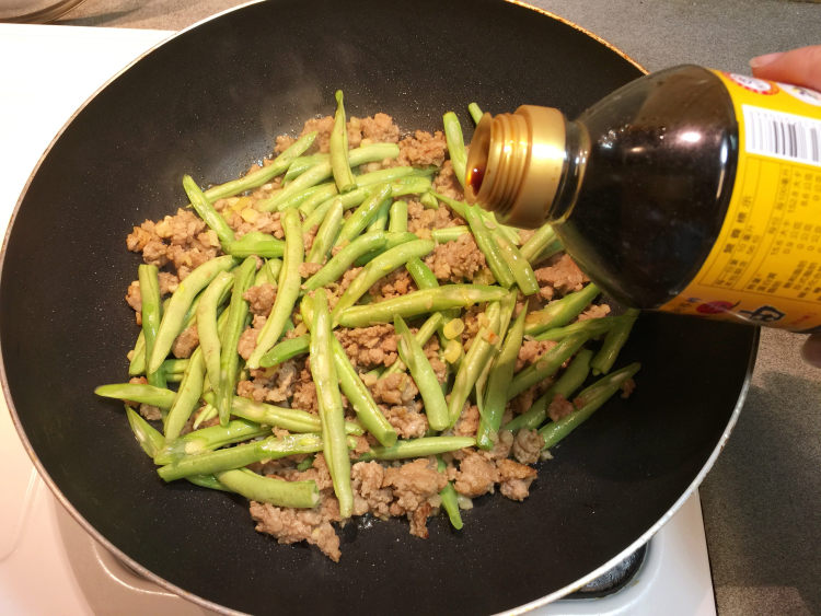 脆炒四季豆肉末步骤10