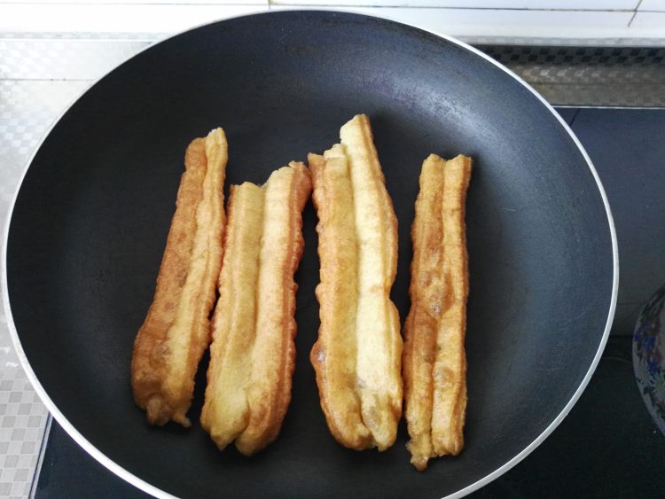 麻汁黄瓜拌油条步骤2