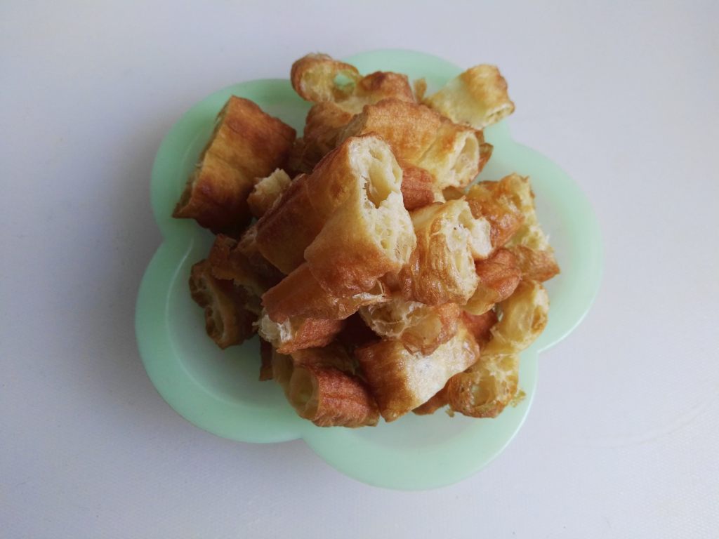 麻汁黄瓜拌油条步骤3