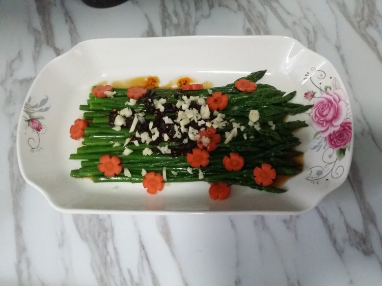 麻辣蒜香拌芦笋步骤8
