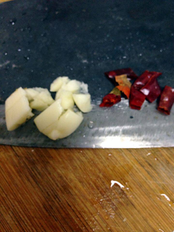芹菜炒腊肉步骤3