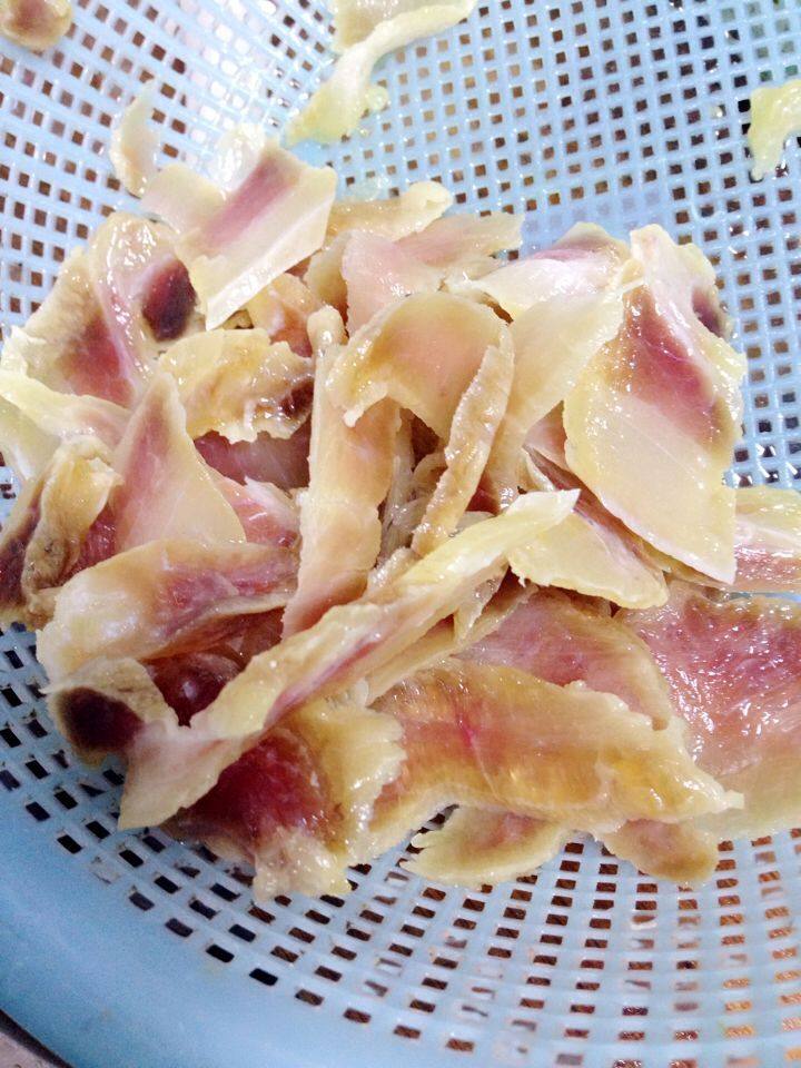 芹菜炒腊肉步骤4