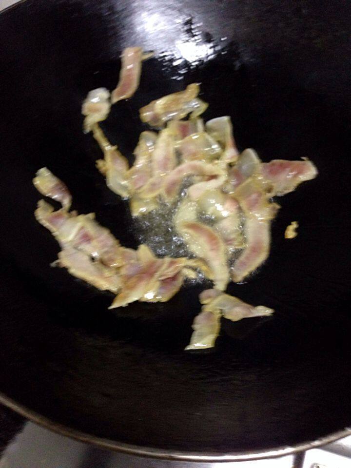 芹菜炒腊肉步骤5