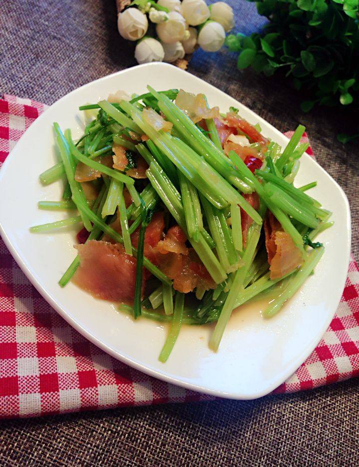 芹菜炒腊肉步骤11