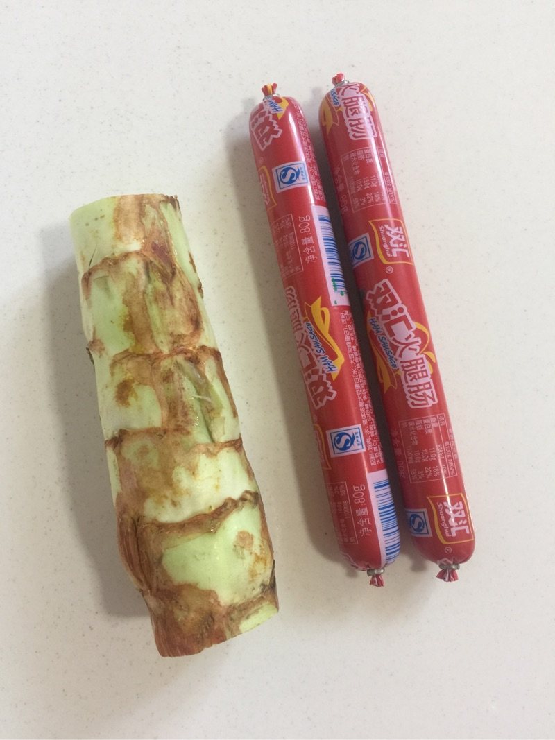 莴笋炒火腿肠步骤1