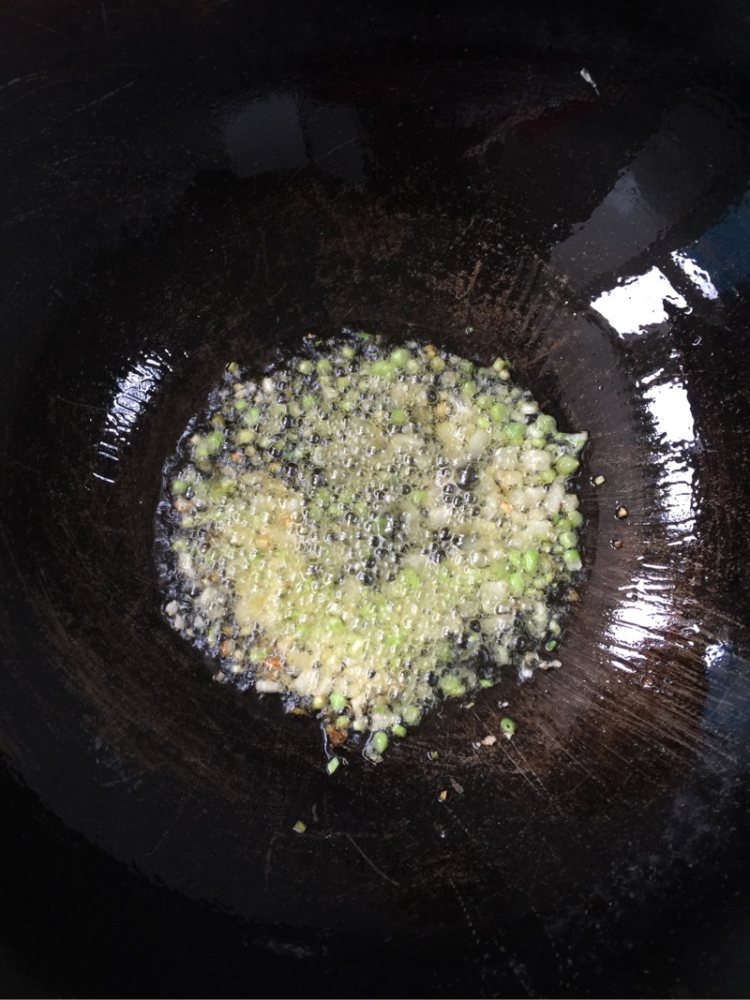 蒜香胡萝卜土豆条步骤7