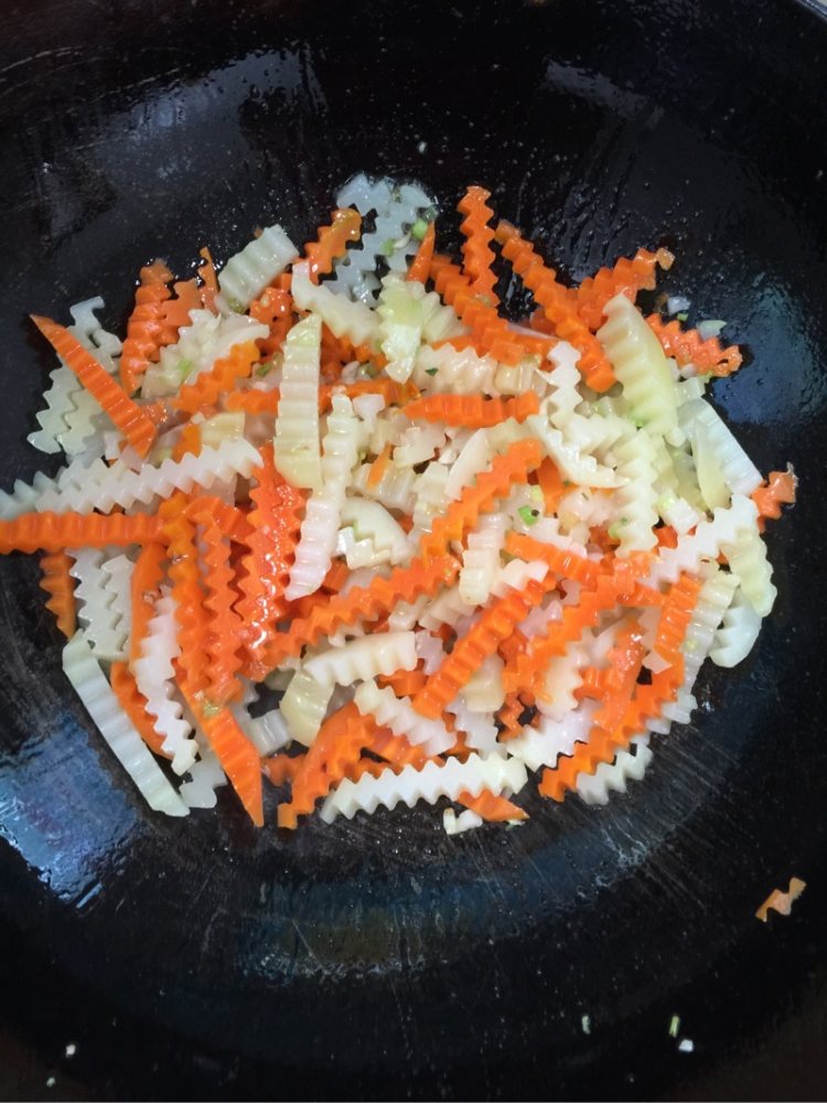 蒜香胡萝卜土豆条步骤8