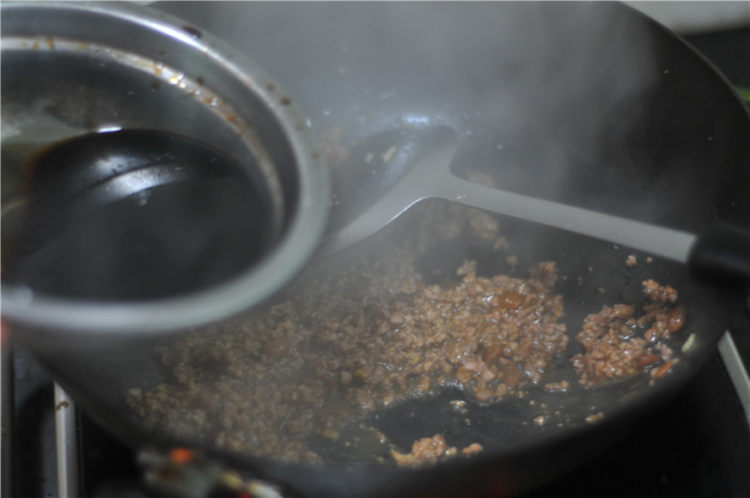 红薯粉版蚂蚁上树步骤5