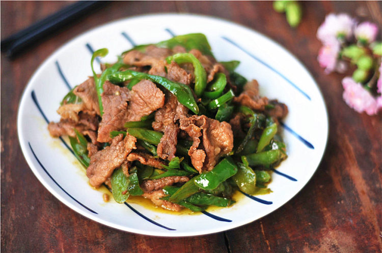 辣椒炒肉步骤7