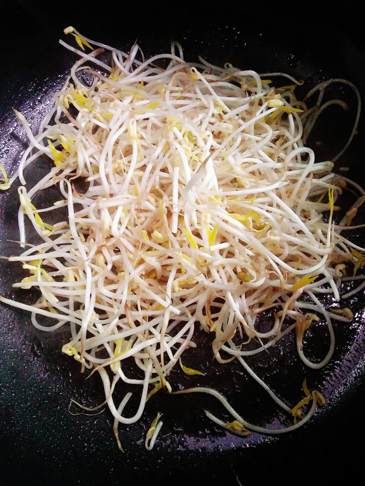 素炒豆芽步骤3