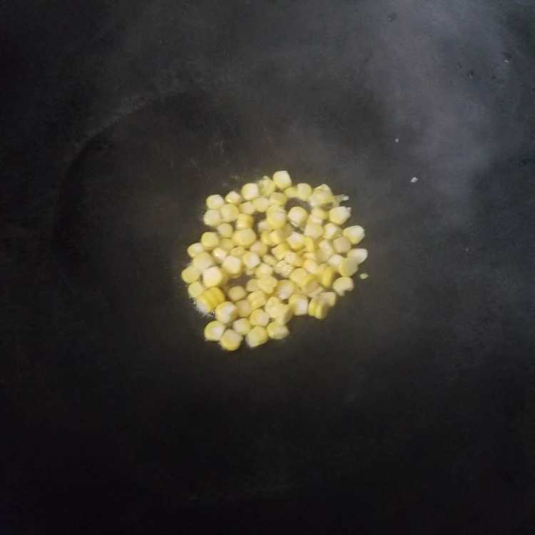 菜心玉米炒饭步骤3