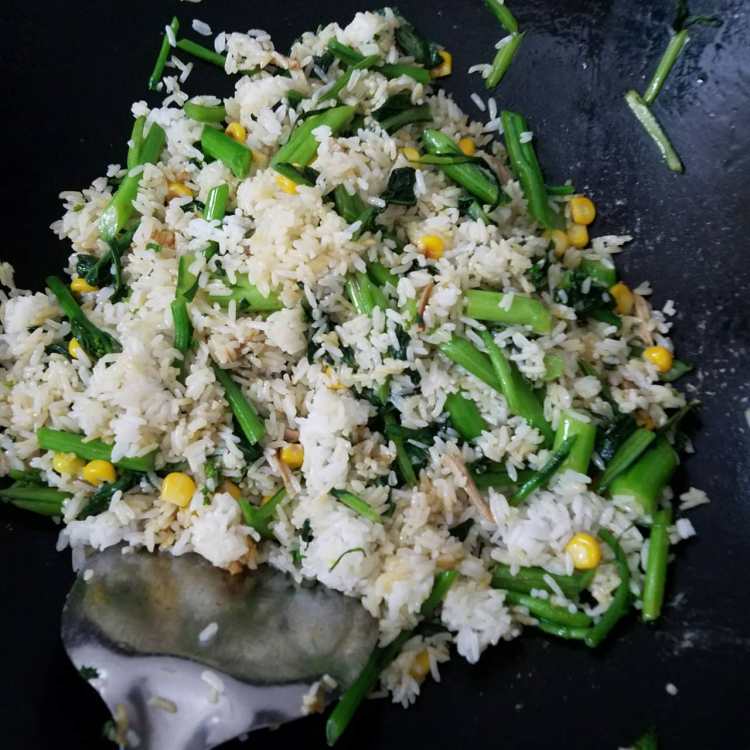 菜心玉米炒饭步骤8