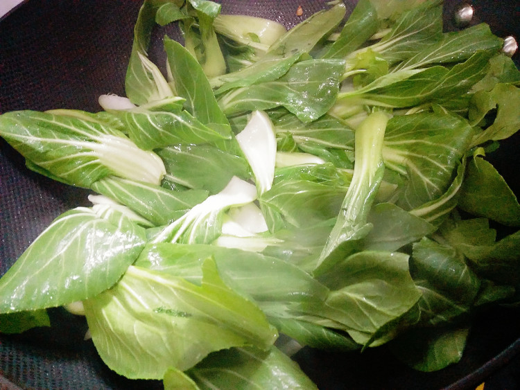 枸杞炒飘儿菜步骤4