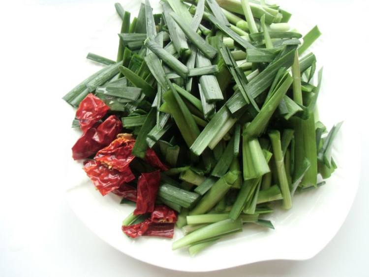 韭菜炒腐竹步骤4