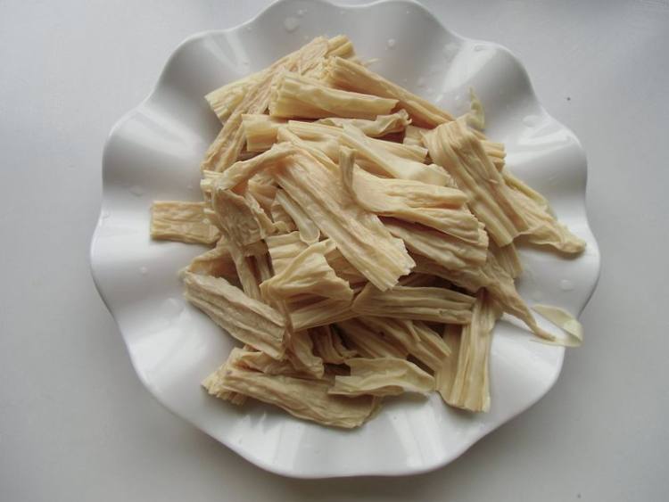 韭菜炒腐竹步骤3