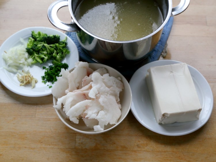 鳕鱼片豆腐羹步骤1