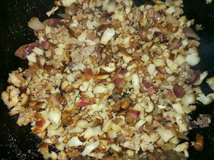 香菇肉沫意面步骤7