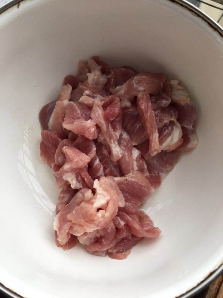 芦笋滑肉片步骤1