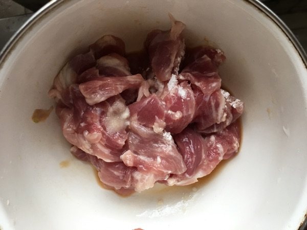 芦笋滑肉片步骤2