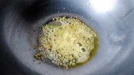 荠菜竹笋炒目鱼步骤6
