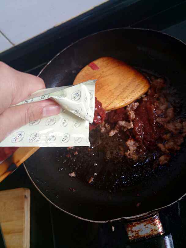 牛肉酱意面步骤7