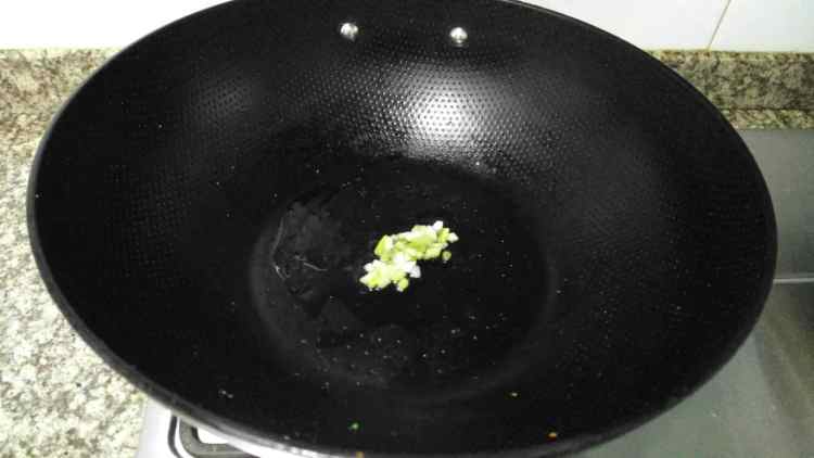 香菇榨菜丝步骤4