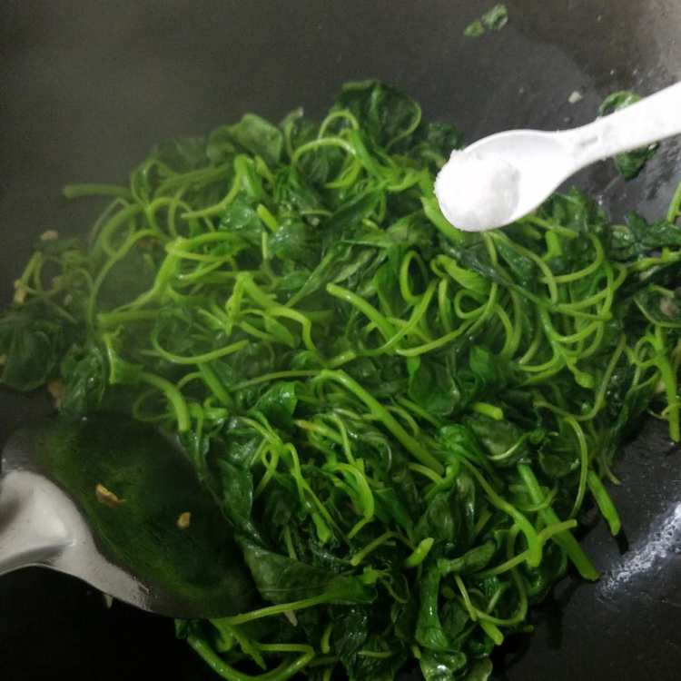 蒜蓉炒苋菜步骤9