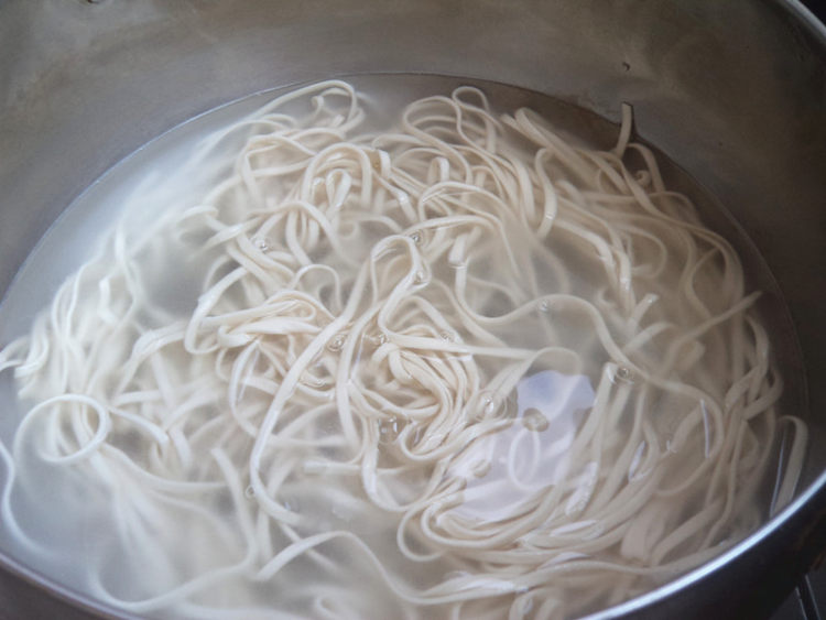 海鲜酱拌面步骤6