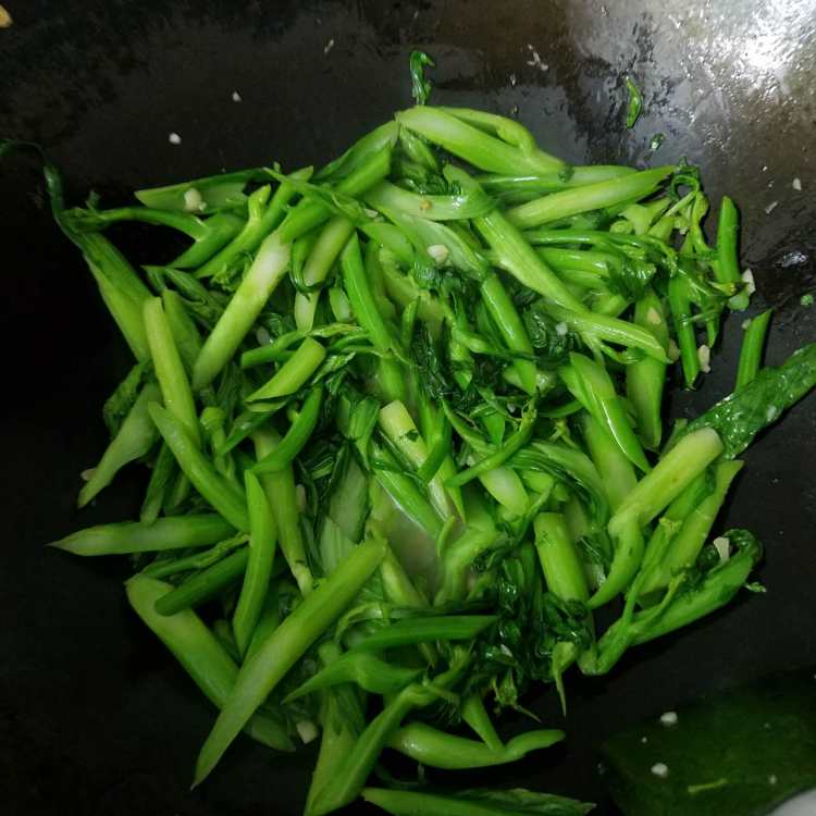 蒜蓉炒芥菜心步骤5