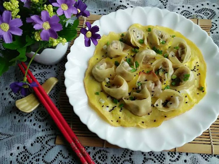 煎抄手步骤12