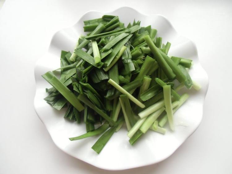 韭菜胡萝卜炒豆皮步骤2