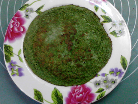 煎翡翠茼蒿蛋步骤10