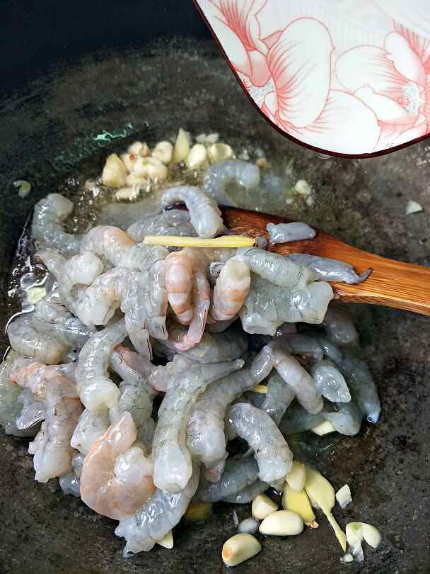 爆炒虾仁步骤5
