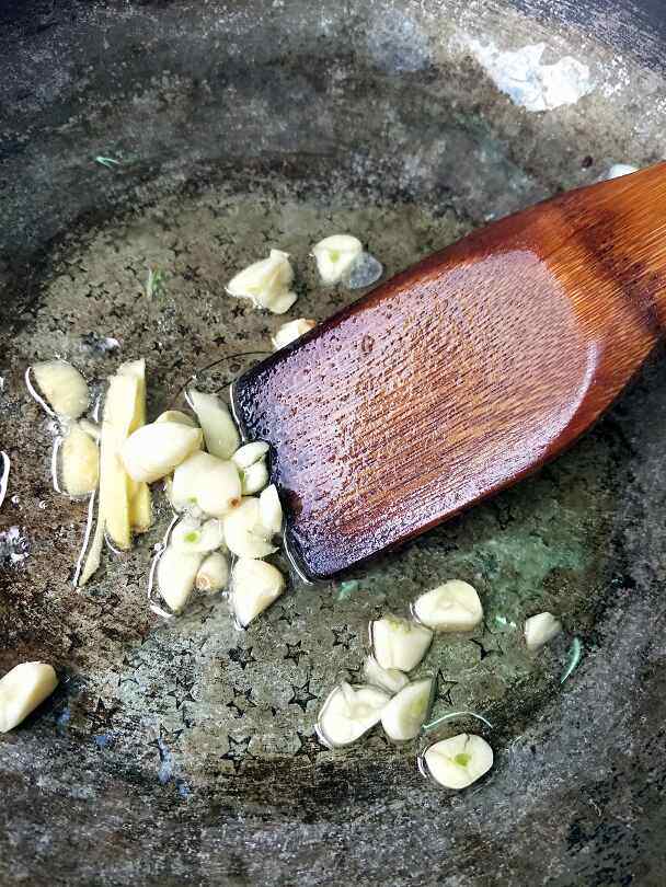 爆炒虾仁步骤4
