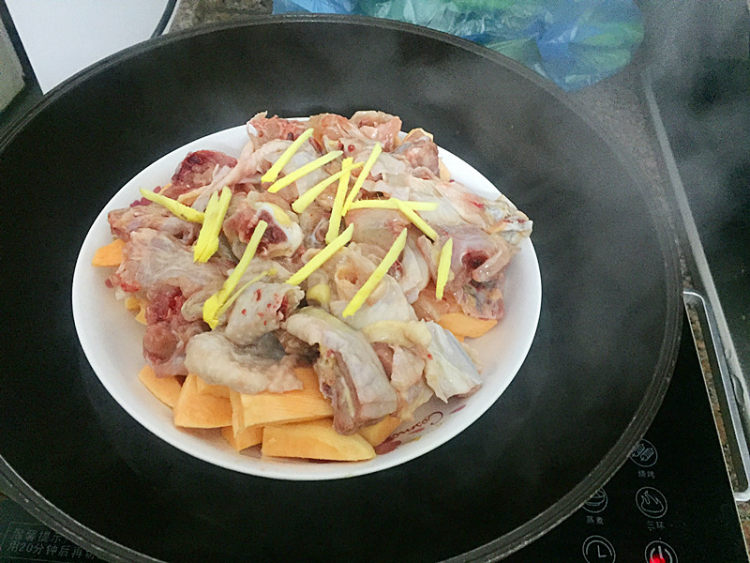 红薯蒸滑鸡步骤7