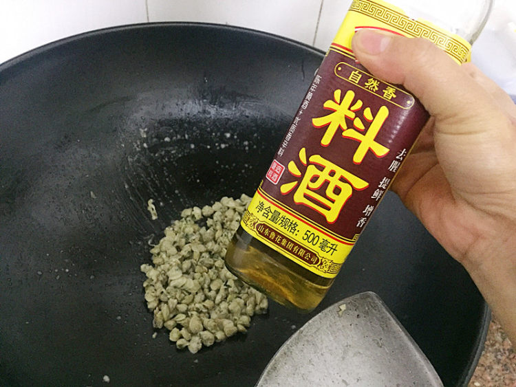 韭菜花炒蚬肉步骤5