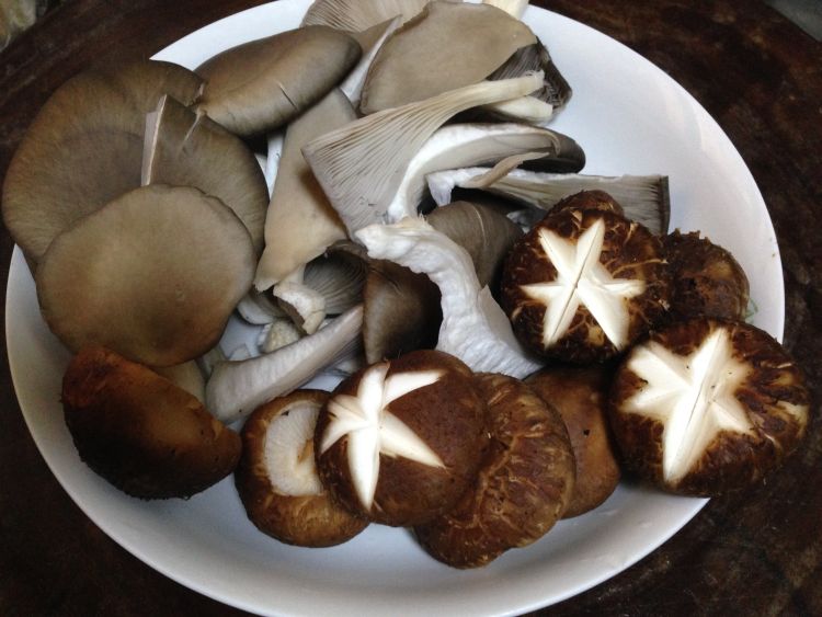简版串串火锅步骤1