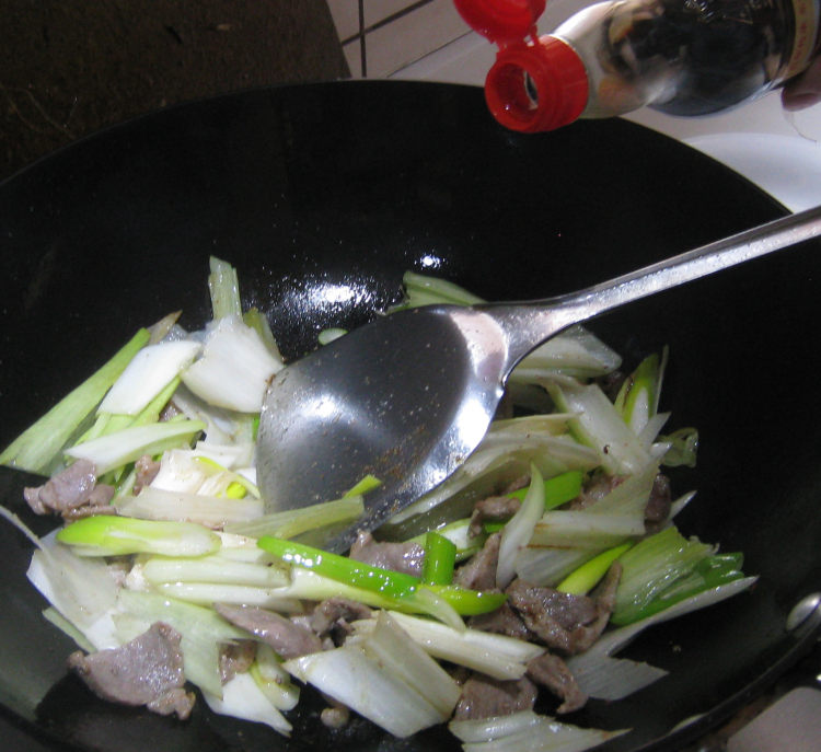 葱爆肉步骤9