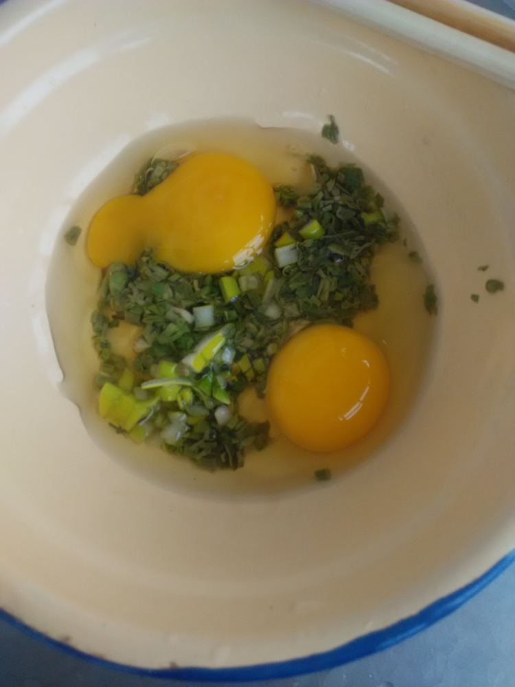 香椿芽鸡蛋饼步骤3
