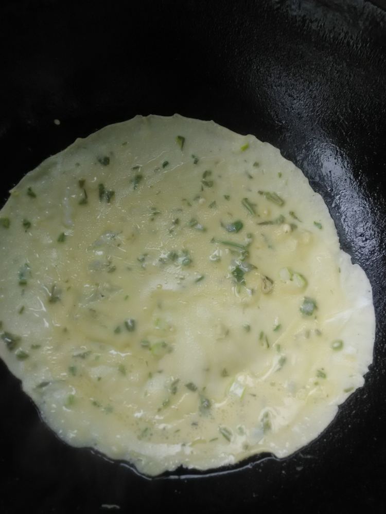 香椿芽鸡蛋饼步骤5
