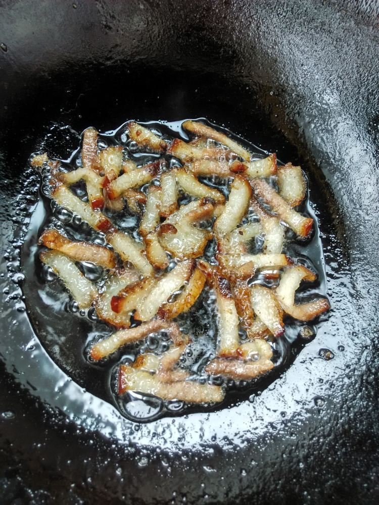 回锅肉青椒炒饼步骤3