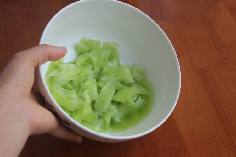 凉拌莴笋步骤4
