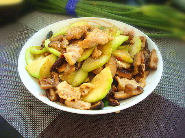 肉片炒香菇西葫芦步骤9