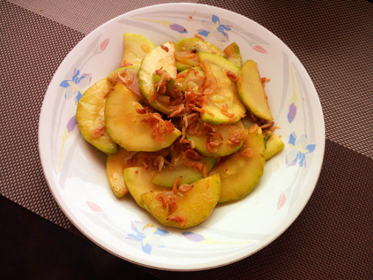 干煸虾皮西葫芦步骤5