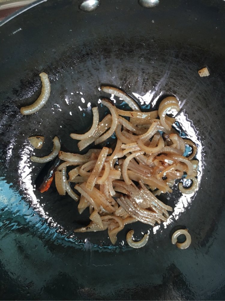 猪皮炒萝卜步骤5