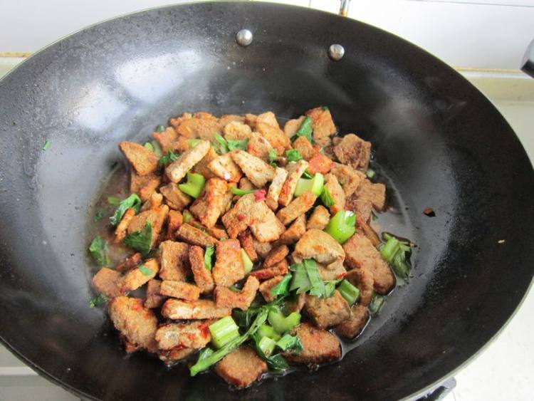酱焖豆渣步骤6